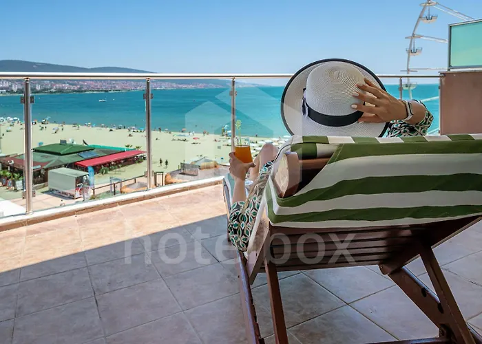 Briz Beach Apartments